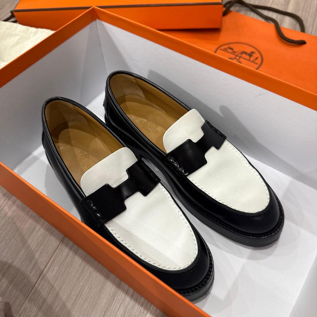 エルメス モカシン（アワー） 黒/白(美品) - メルカリ