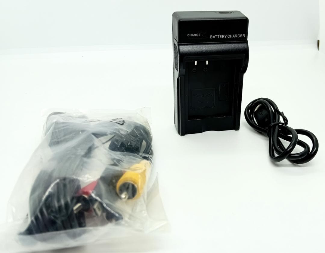 Nikon COOLPIX S6200 Silver 16.0MP 充電器付き