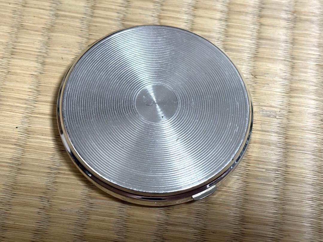 【レア】純天銀　品位99.9% コンパクトミラー 彫刻