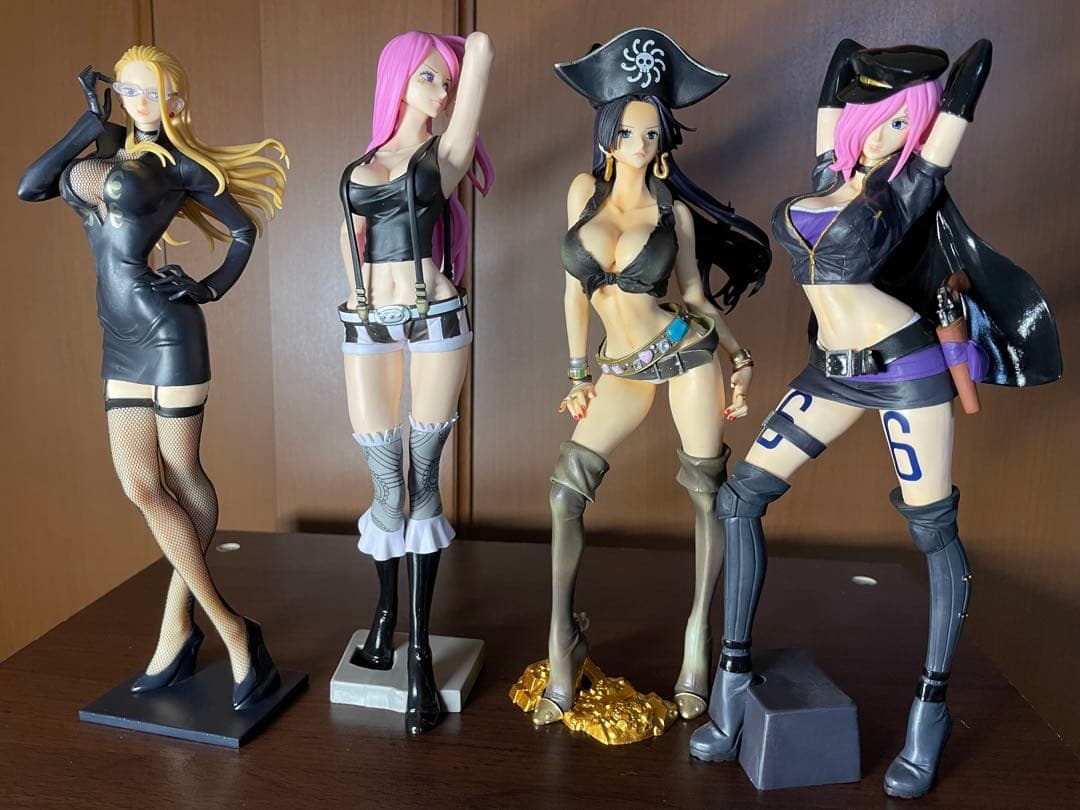 ワンピースフィギュア まとめ売り - メルカリ