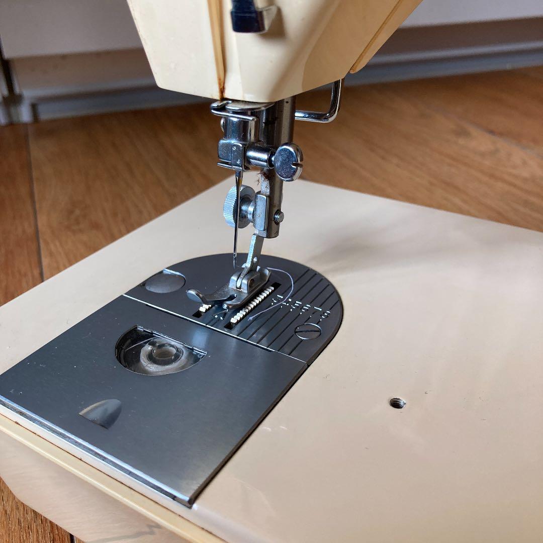シンガー・ミシン SEWING MACINE monami 384型 - メルカリ
