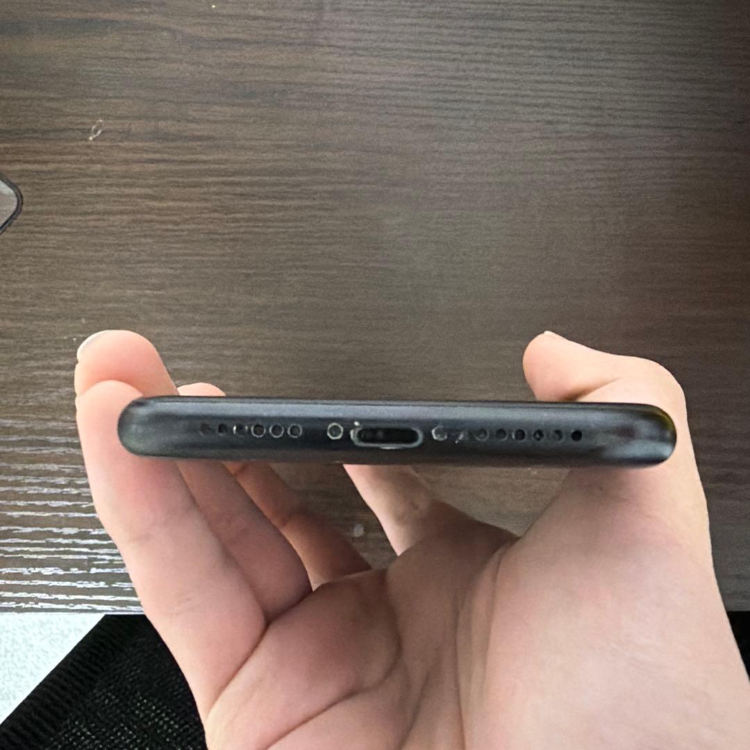 背面割れ・カメラ傷あり】iPhone XR 128GB SIMフリー ブラック - メルカリ