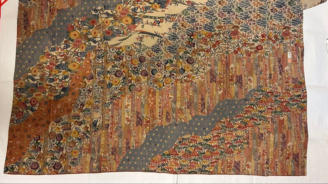 袷】西岡都巳二 紅型 訪問着12084 - メルカリ