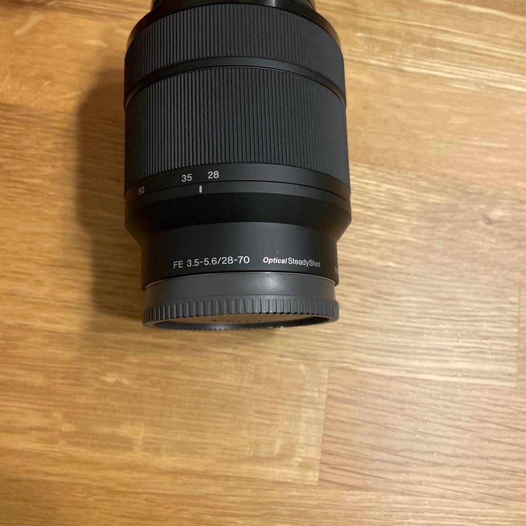 SONY FE 28-70mm f/3.5-5.6 OSS レンズ
