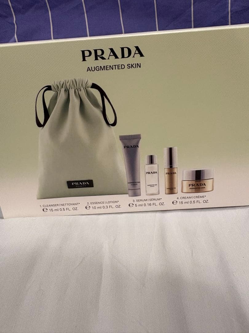 ⭐︎新品⭐︎PRADA Augmented Skin Discovery Kit - メルカリ