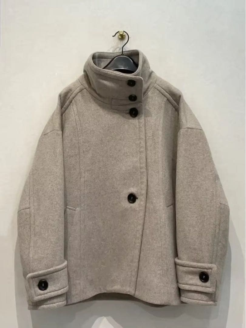 今期新作】machatt スタンドカラーウールコート - メルカリ