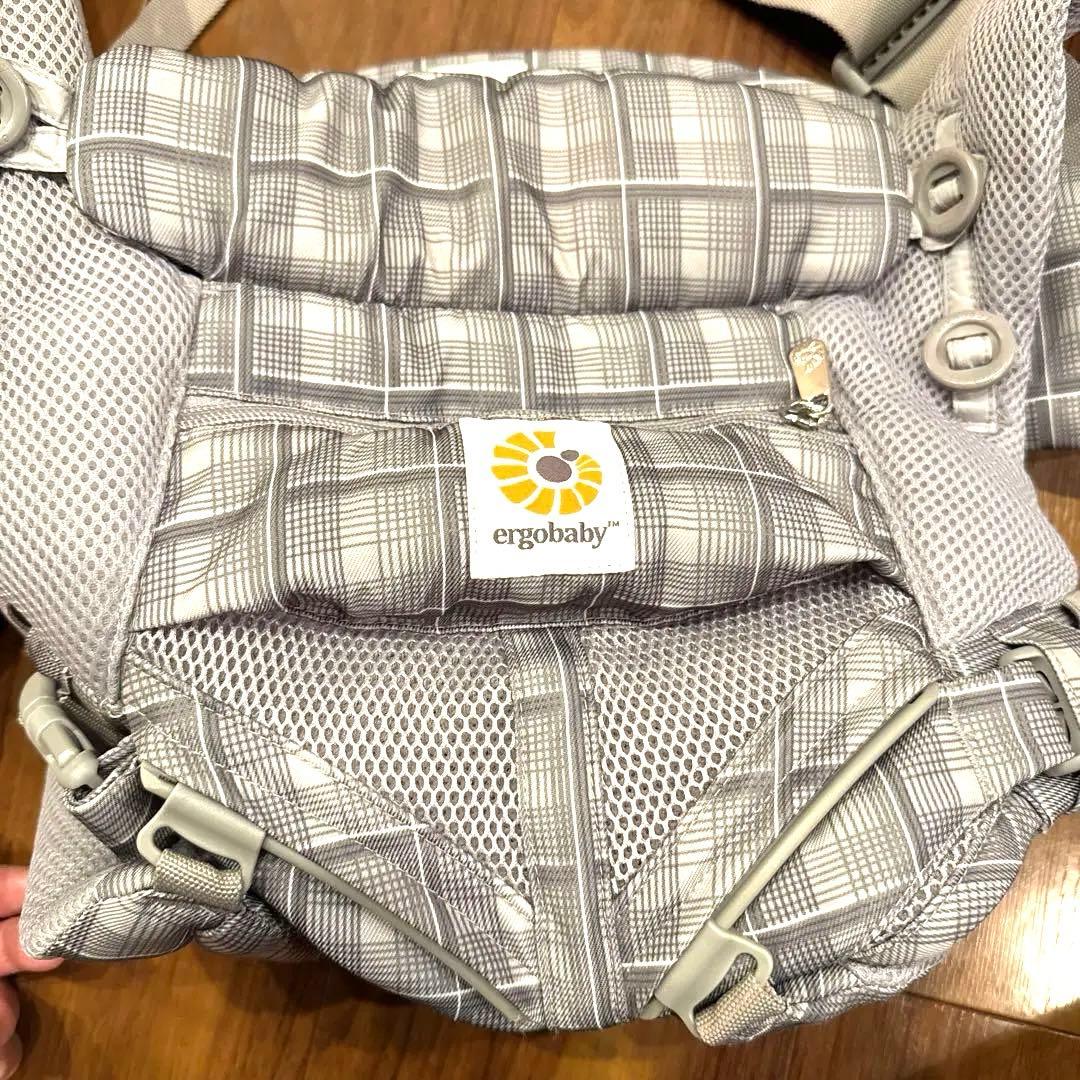 ergobaby 抱っこ紐 グレー・チェック柄 - メルカリ