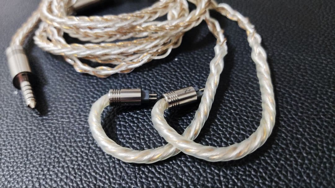 ユナ Hiclass 8wire 4.4mm 2pin