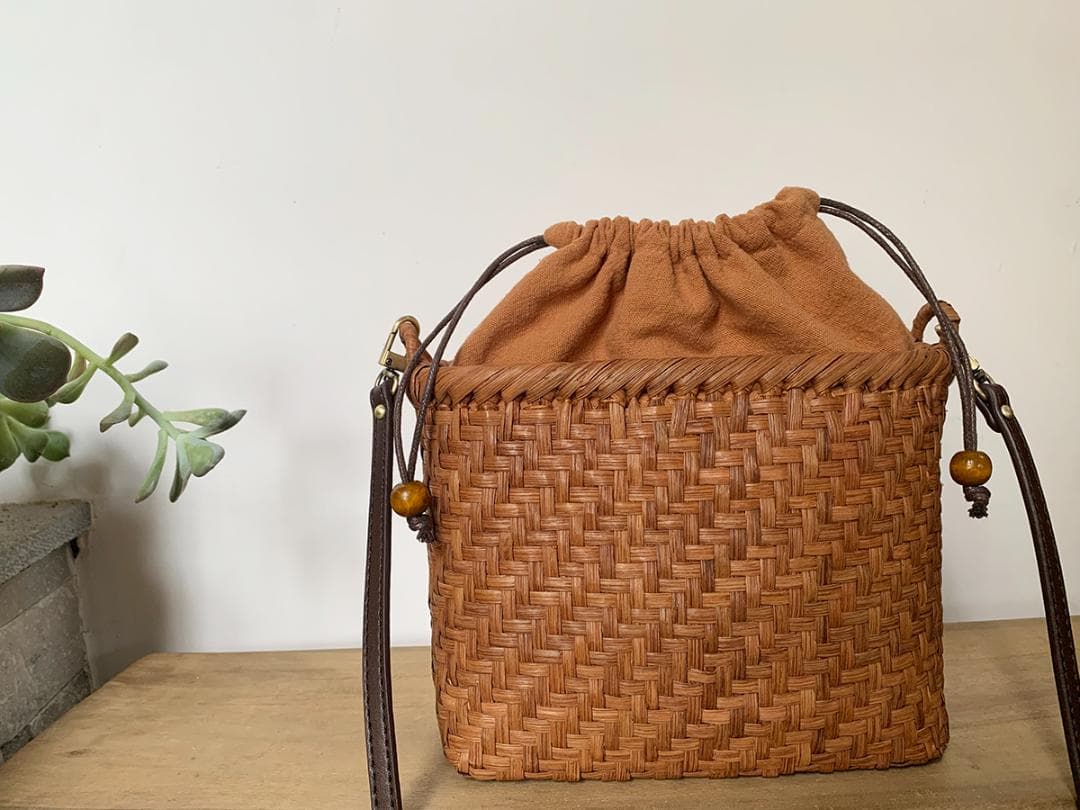 山葡萄 かごバッグ 網代編み 籠 内布付き 長いショルダーストラップ 楽天市場】＼半額／【50％OFF 3/4 20時〜】山葡萄 かごバッグ 1年保証