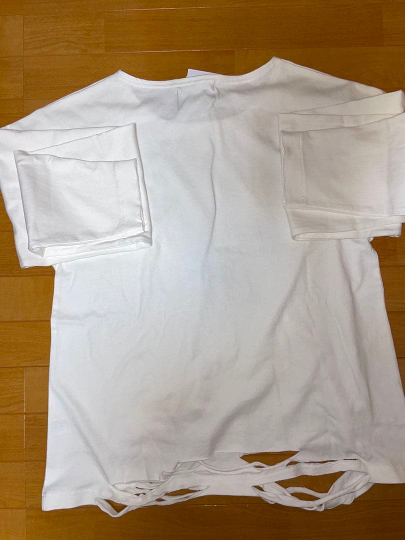 GRANCY】ラインストーンデザイン グラフィックダメージ ロンT - メルカリ