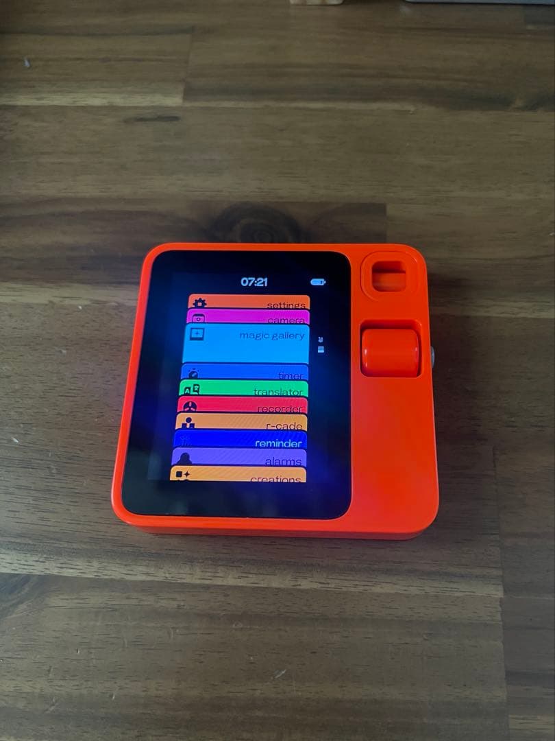 rabbit r1（OS2アップデート済） - メルカリ