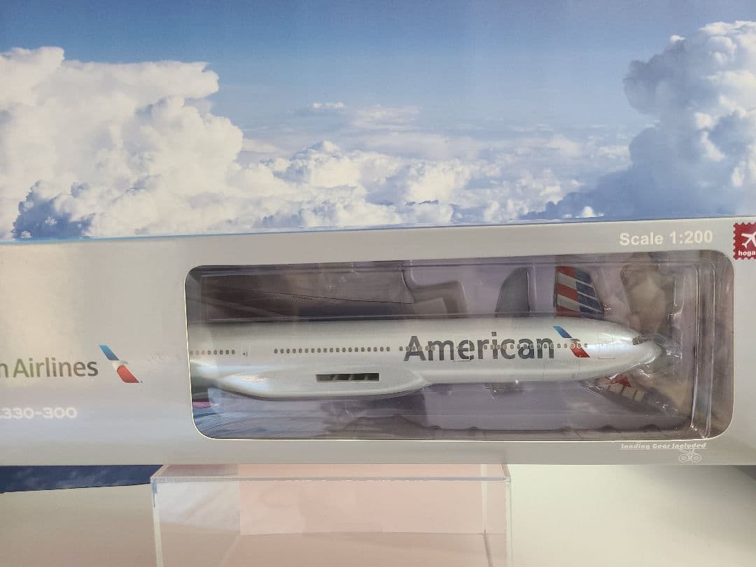 エアバス A330-300 アメリカン航空 (ギア/スタンド付属) 1/200 10994GR Hogan American / アメリカン航空 A330-300 N278AY 1:200 お