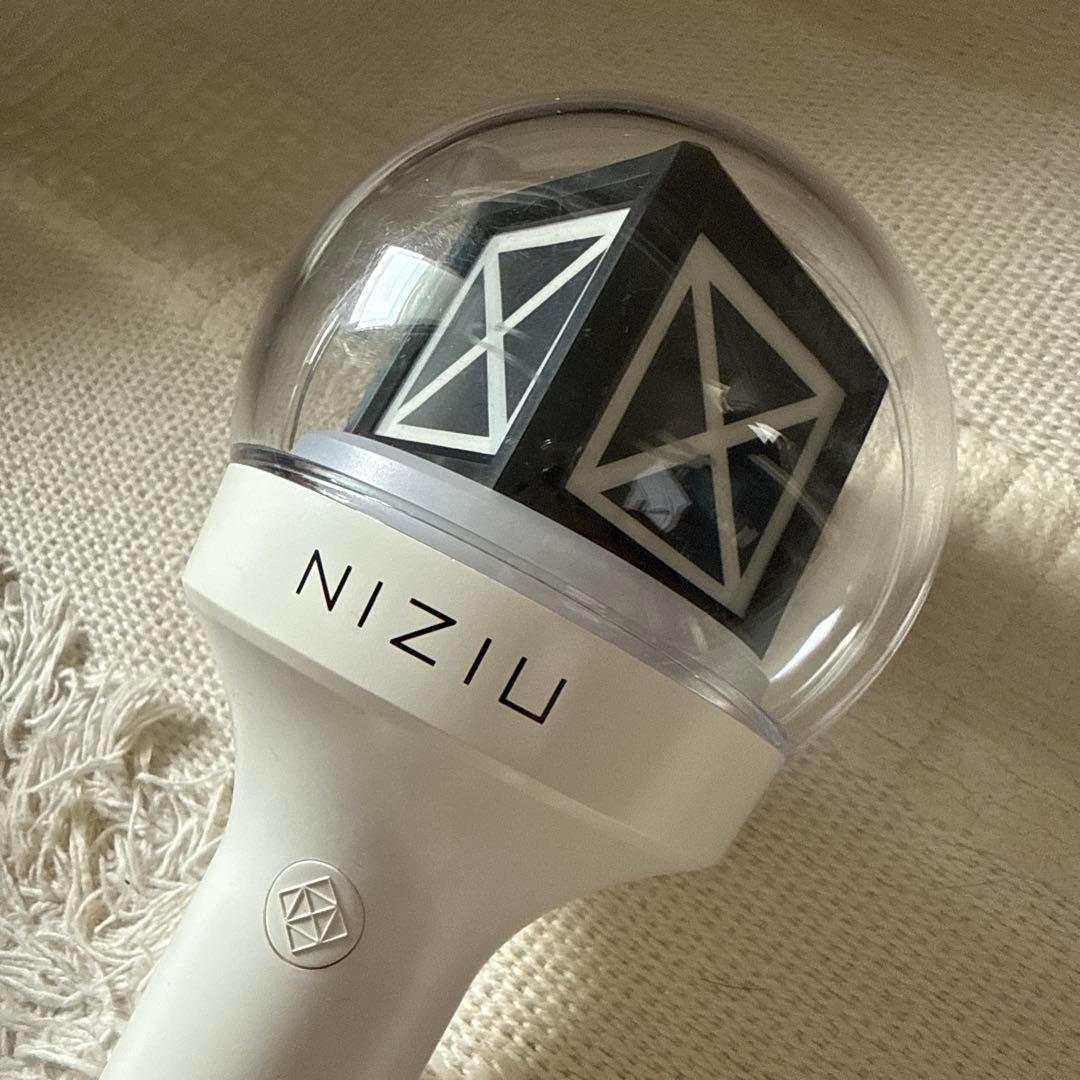 NiziU ペンライト - メルカリ