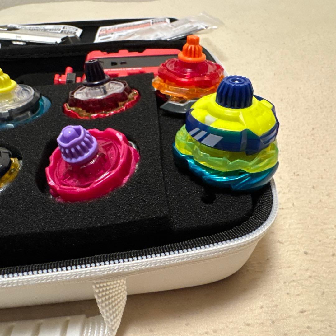 ほぼ新品 ベーブレードx 12個 まとめ売り ベイバトルパス•ケース付き