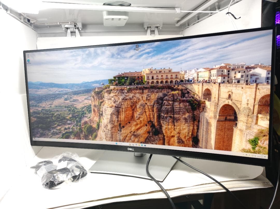 ★34インチ ウルトラワイドモニター UWQHD P3421W DELL　034 ASCII.jp：デル、34型の曲面を備える「Dell プロフェッショナル