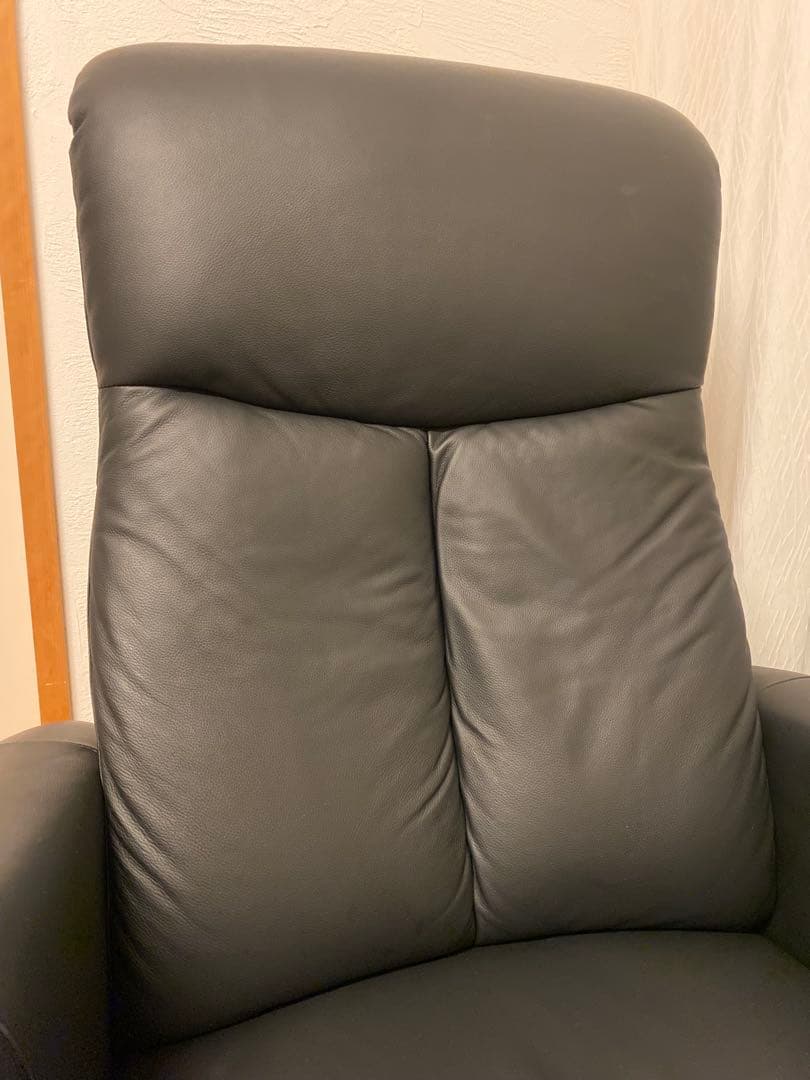 10月31日までお値引き中❗️電動リクライニングチェア(コンフェ革 BK