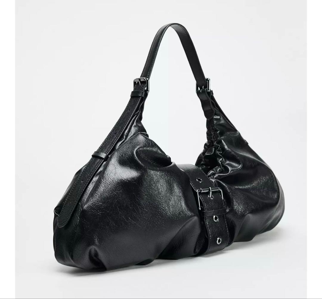 ZARA ギャザー&バックル マキシバケットバッグ - メルカリ