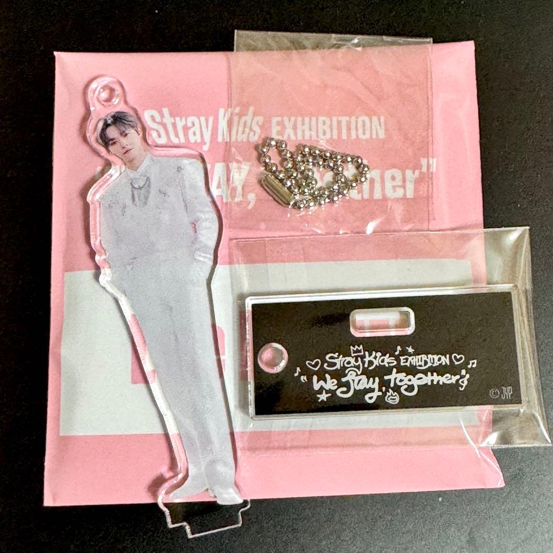 StrayKids 展覧会 ミニアクリルスタンドチャーム リノ② - メルカリ