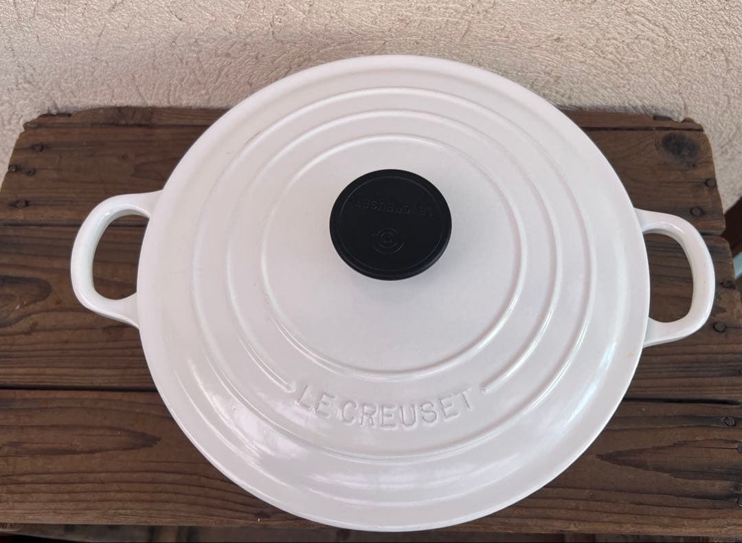 LE CREUSET 両手鍋 24センチ鍋 人気カラーデューン - メルカリ