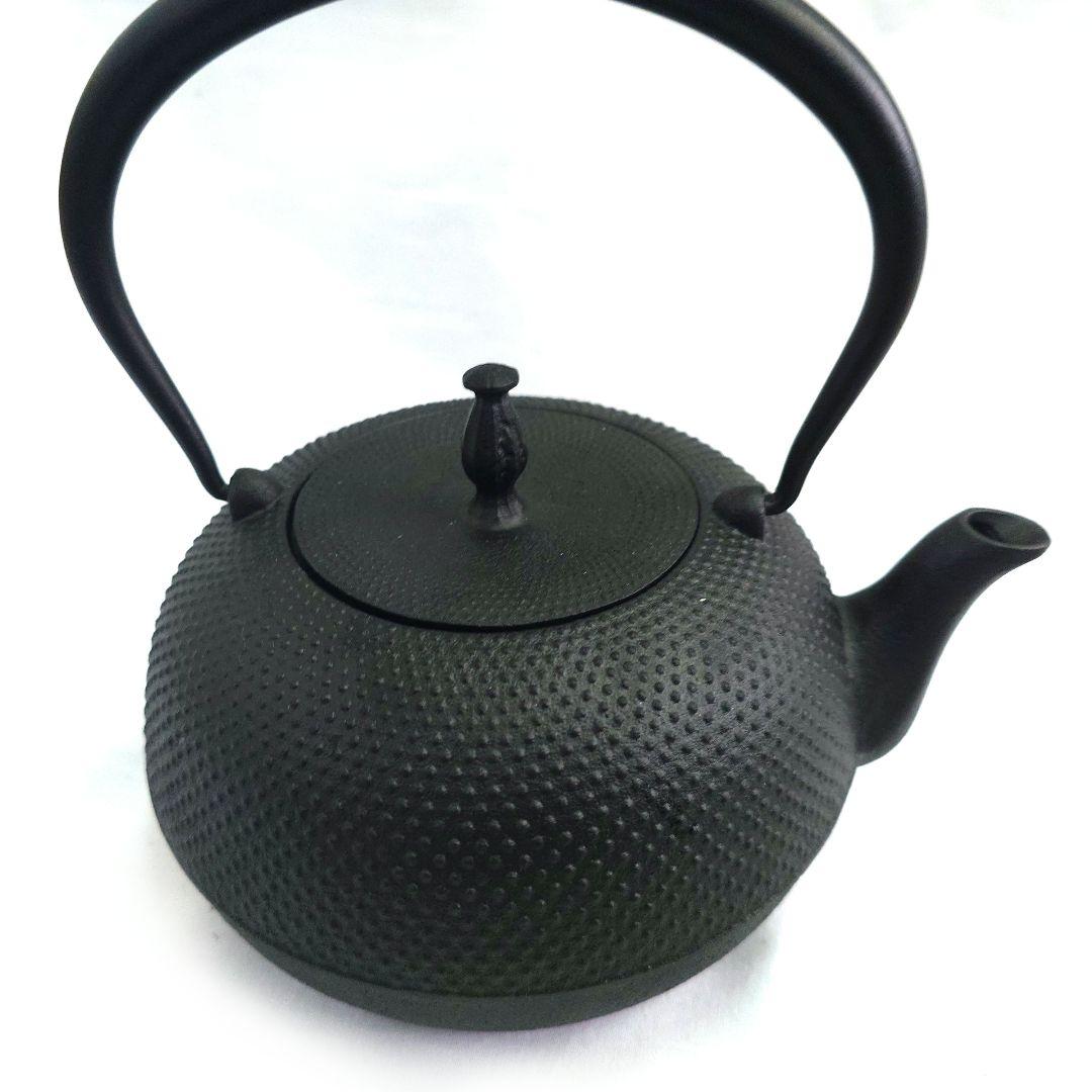 南部盛栄堂造　１２型アラレ　南部鉄瓶　南部鉄器　鉄瓶 Amazon｜南部盛栄堂 南部鉄瓶 観月アラレ（1.2L） H-159-S｜鉄瓶