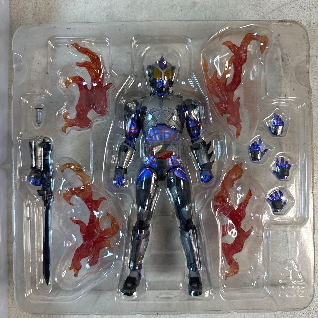 S.H.Figuarts 仮面ライダーアマゾンネオ 真骨彫 仮面ライダービースト