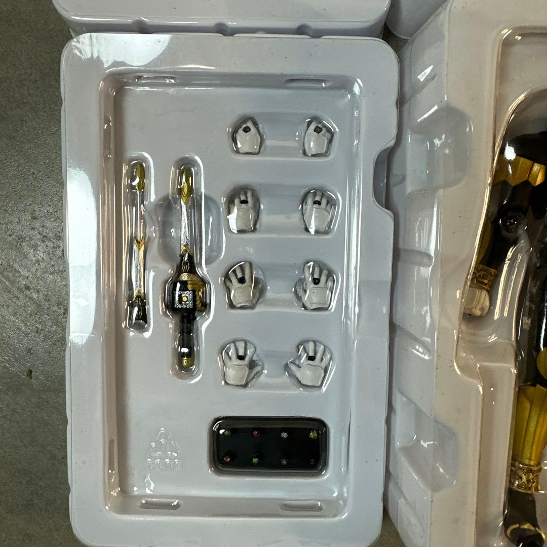 S.H.Figuarts 仮面ライダーアマゾンネオ 真骨彫 仮面ライダービースト