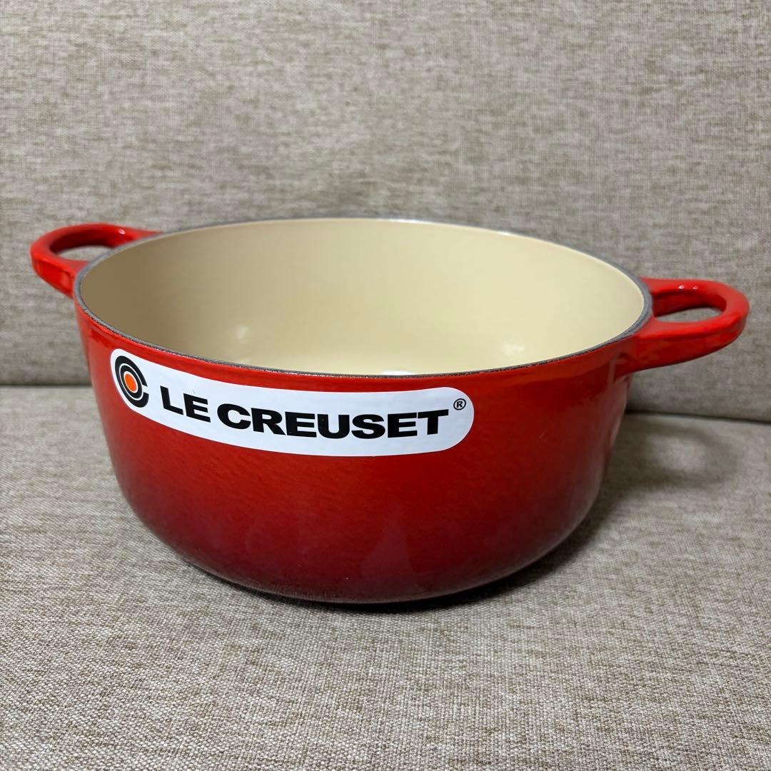 LE CREUSET ココットロンド　チェリーレッド 両手鍋 2.4L