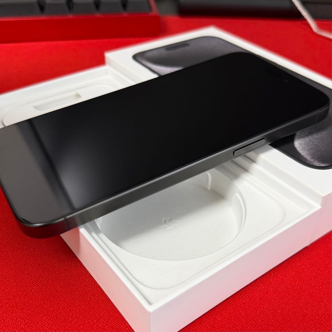 iPhone 15 Pro Max 256GB ブラックチタニウム - メルカリ