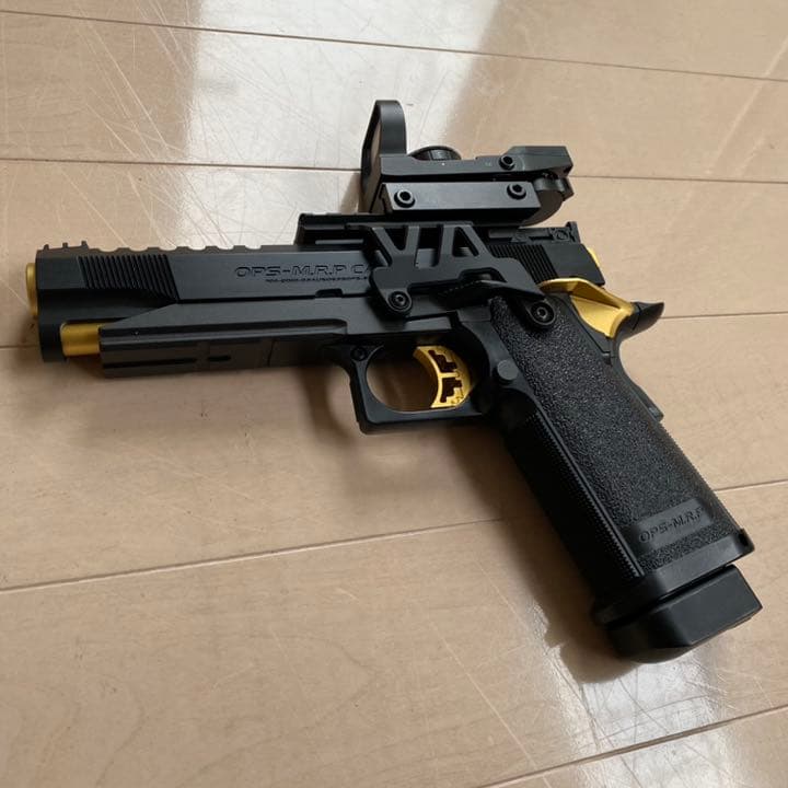 ハイキャパ5.1ゴールド マッチガスブロ ドットサイト ロングマガジン