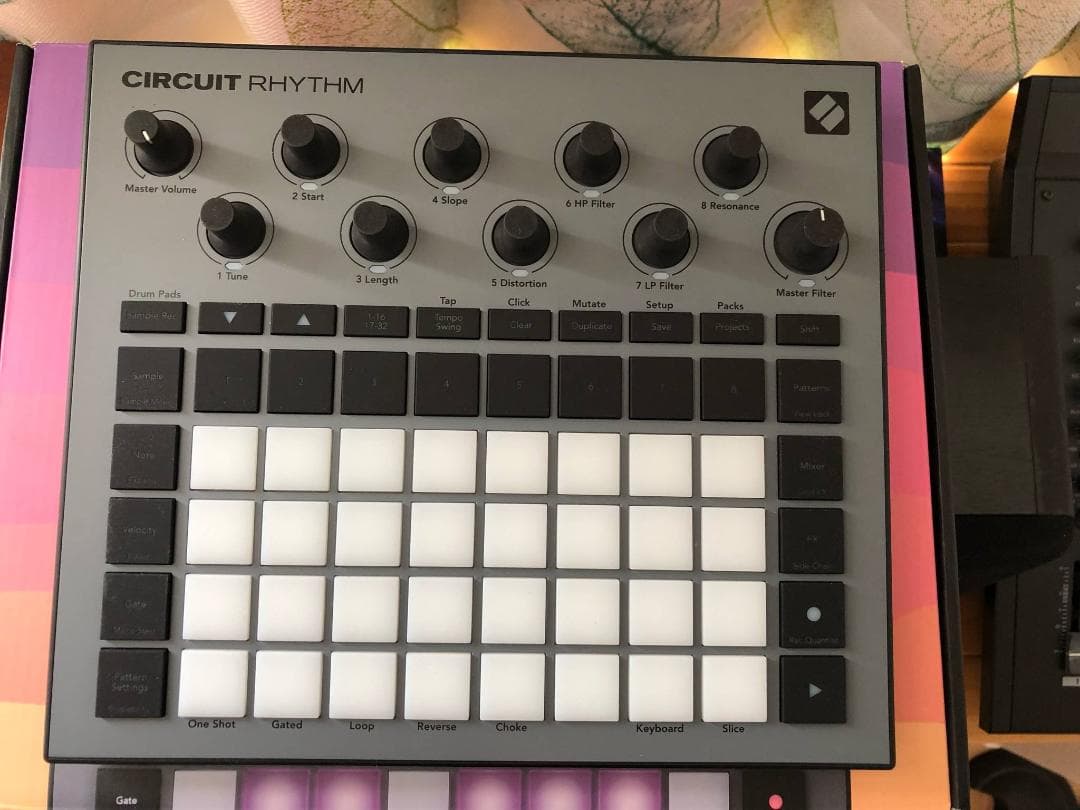 Novation Circuit Rhythm ビートメイキングサンプラー Novation Circuit Rhythm - Standalone Beatmaking Sampler @ The DJ