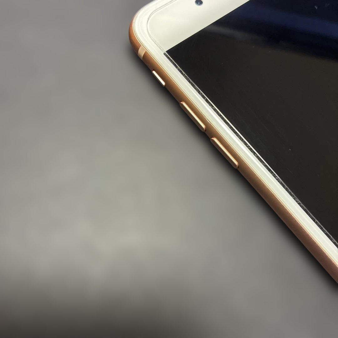 即決】iPhone8 バッテリー97%