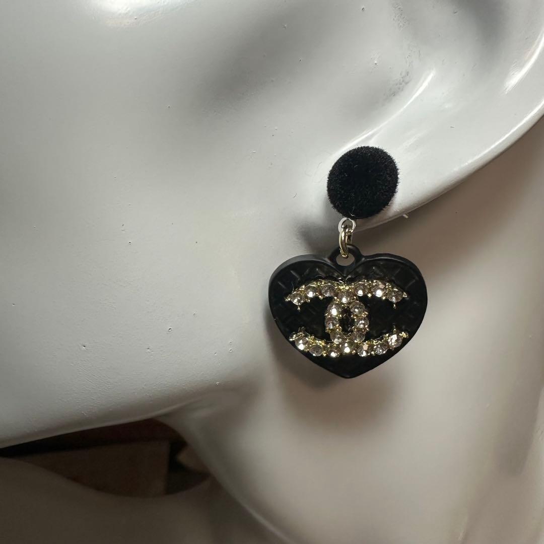 CHANEL ハート ピアス - メルカリ