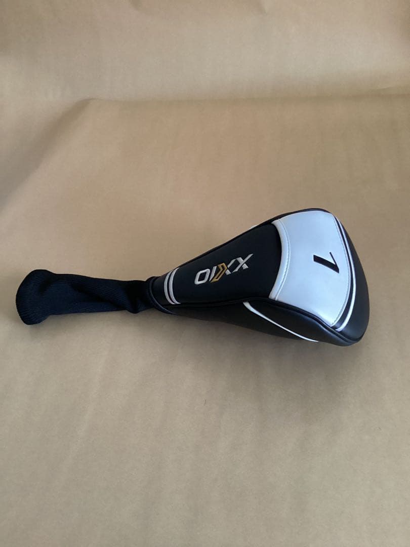 XXIO ドライバーヘッドカバー - メルカリ