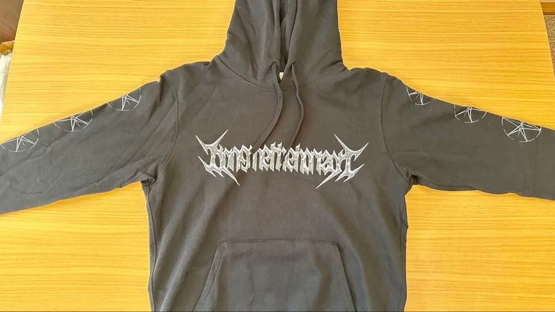 ○BMTH フード付きパーカー 黒ブラック 袖にロゴ 海外Lサイズ 未使用新品