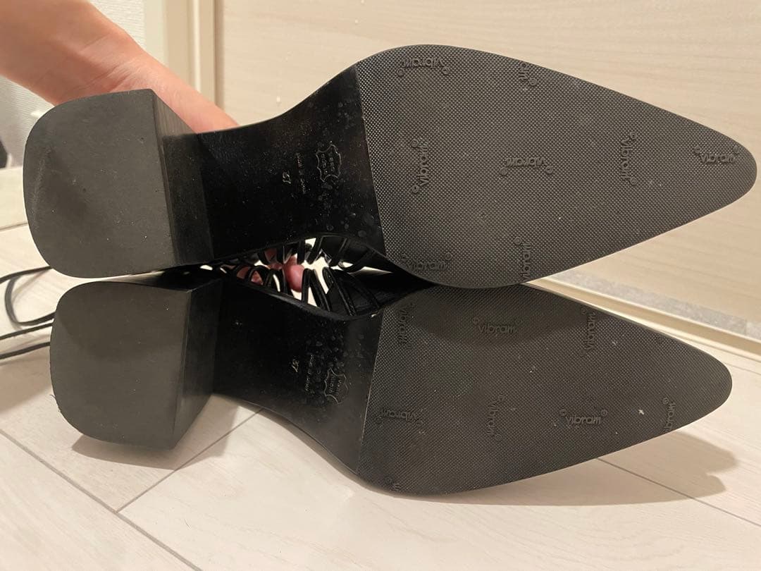 裏張り済み 【UNTISHOLD】 Klara 37 Black - メルカリ