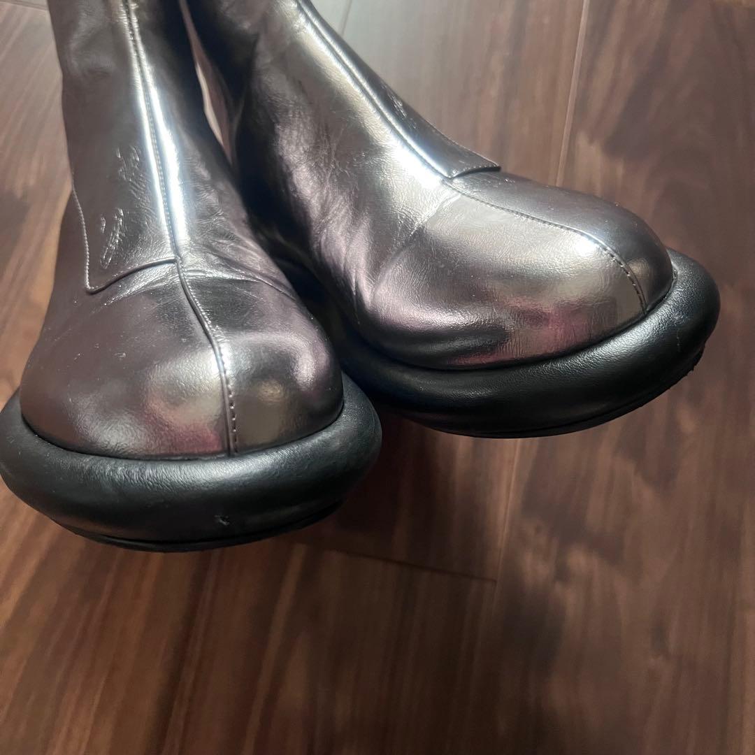 UN3D. ラウンドロウヒールブーツ シルバー38サイズ - メルカリ