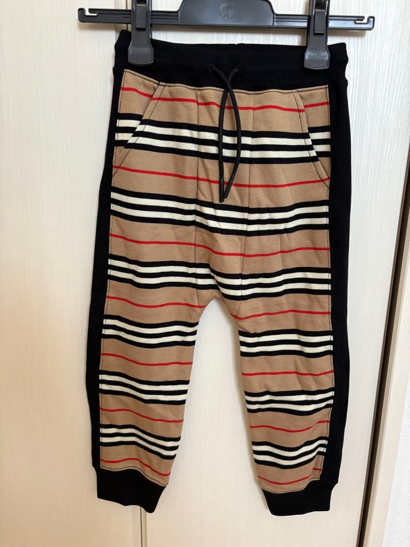 新品タグ付き♡Burberry アイコンストライプ　コットンジョギングパンツ BURBERRY】バーバリー『ヴィンテージチェック ショートパンツ sizeXS