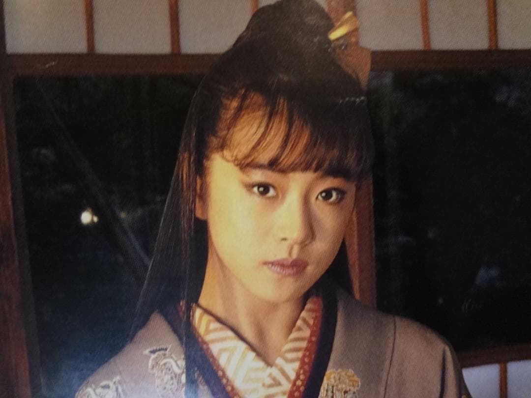 中森明菜 1986年 DESIRE 告知非売品ポスター - メルカリ