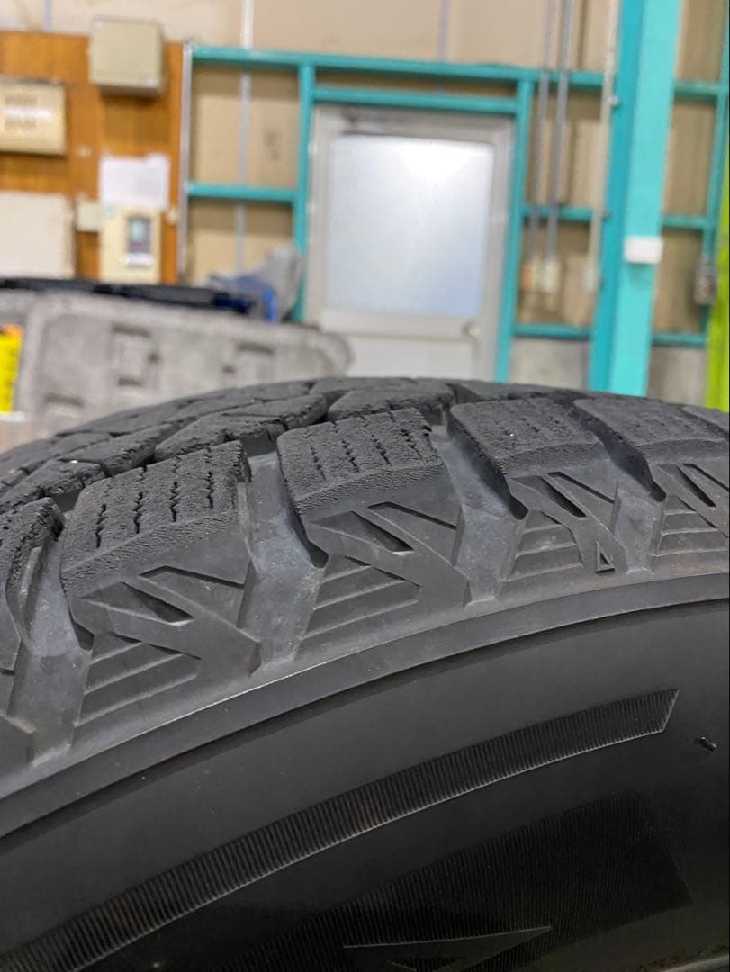 ゆ*け様 ブリヂストン19年製18インチスタッドレスタイヤ グラチェロ