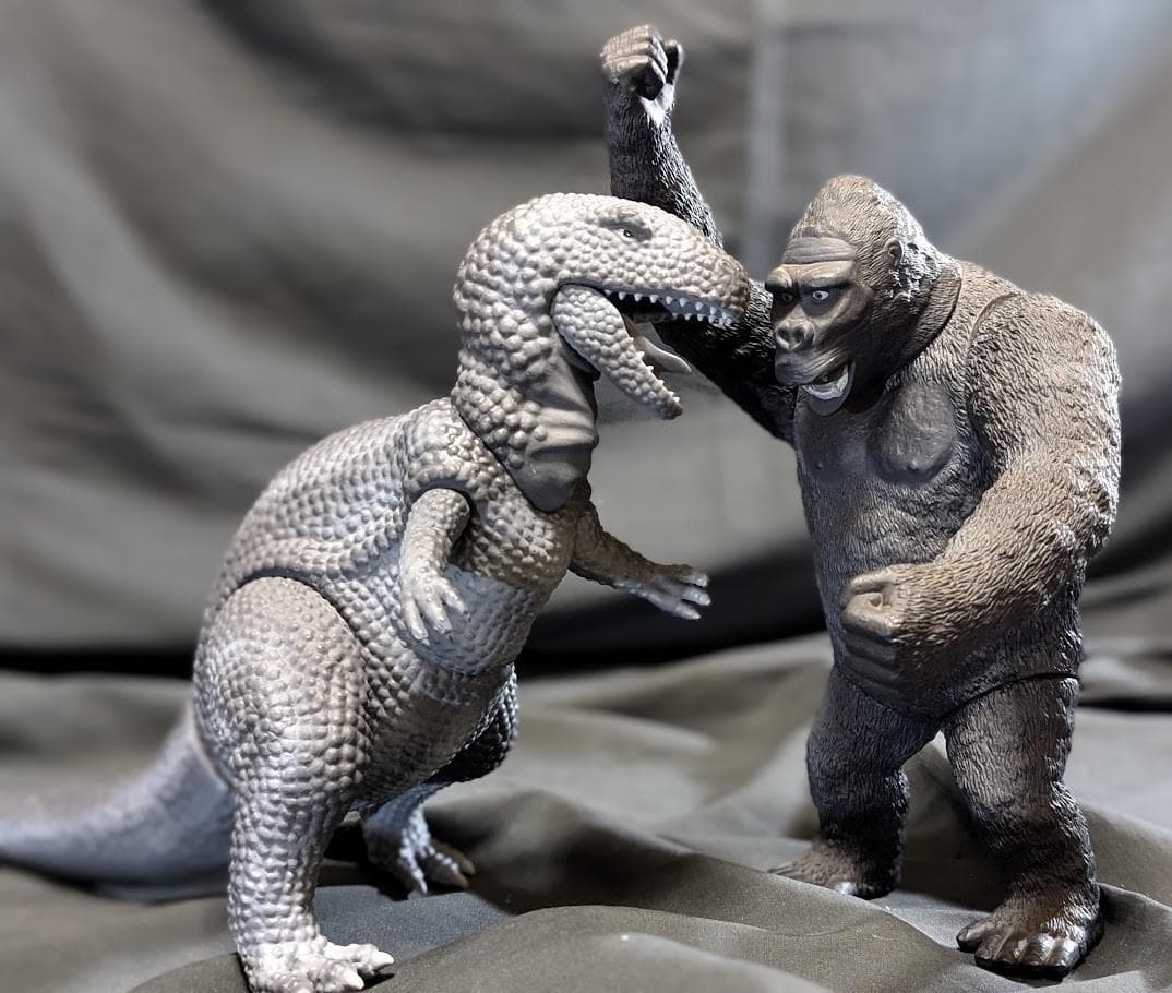 キングコングvs.暴君竜（エクスプラス）ソフビ2体セット - メルカリ