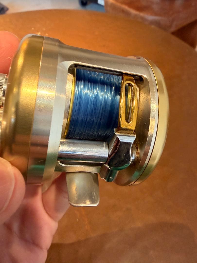 Daiwa ミリオネア CV-Z 203 右巻き - メルカリ