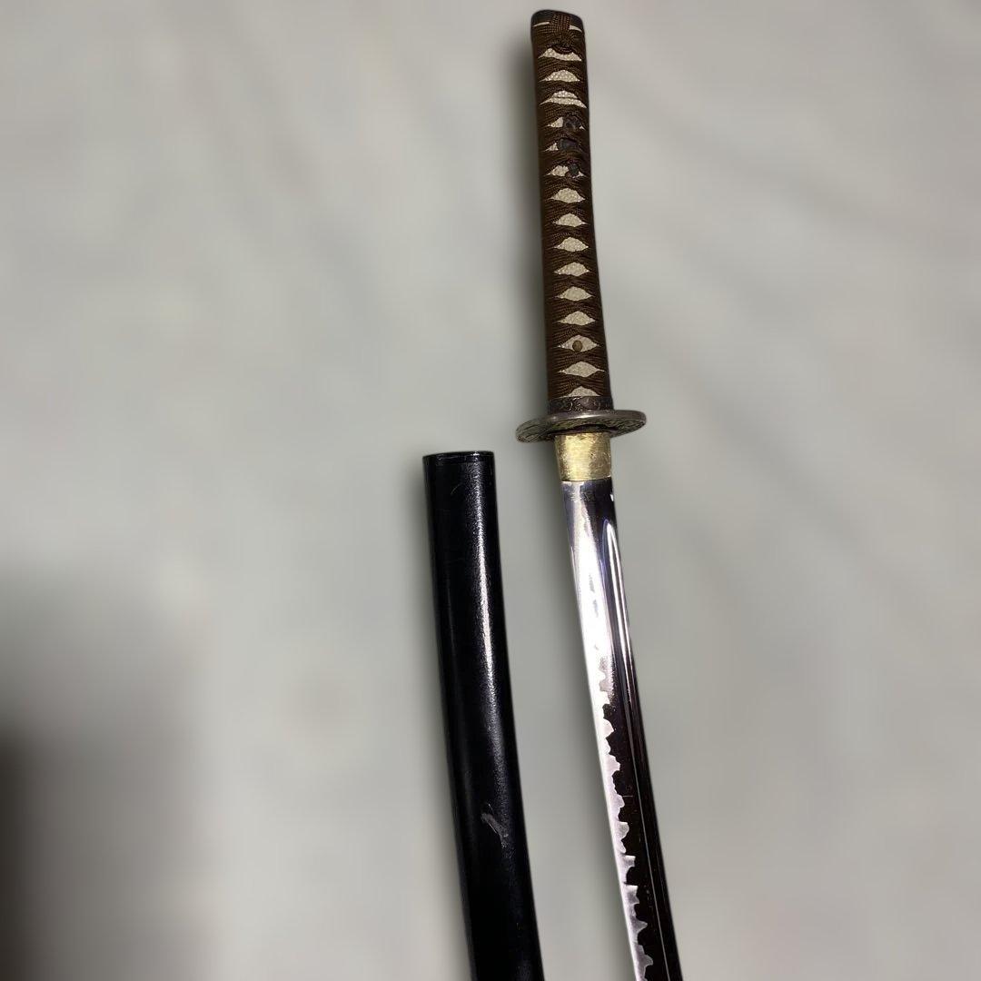 模造刀(居合刀)下緒無し 茶柄 鶴と波絵角丸鍔 - メルカリ