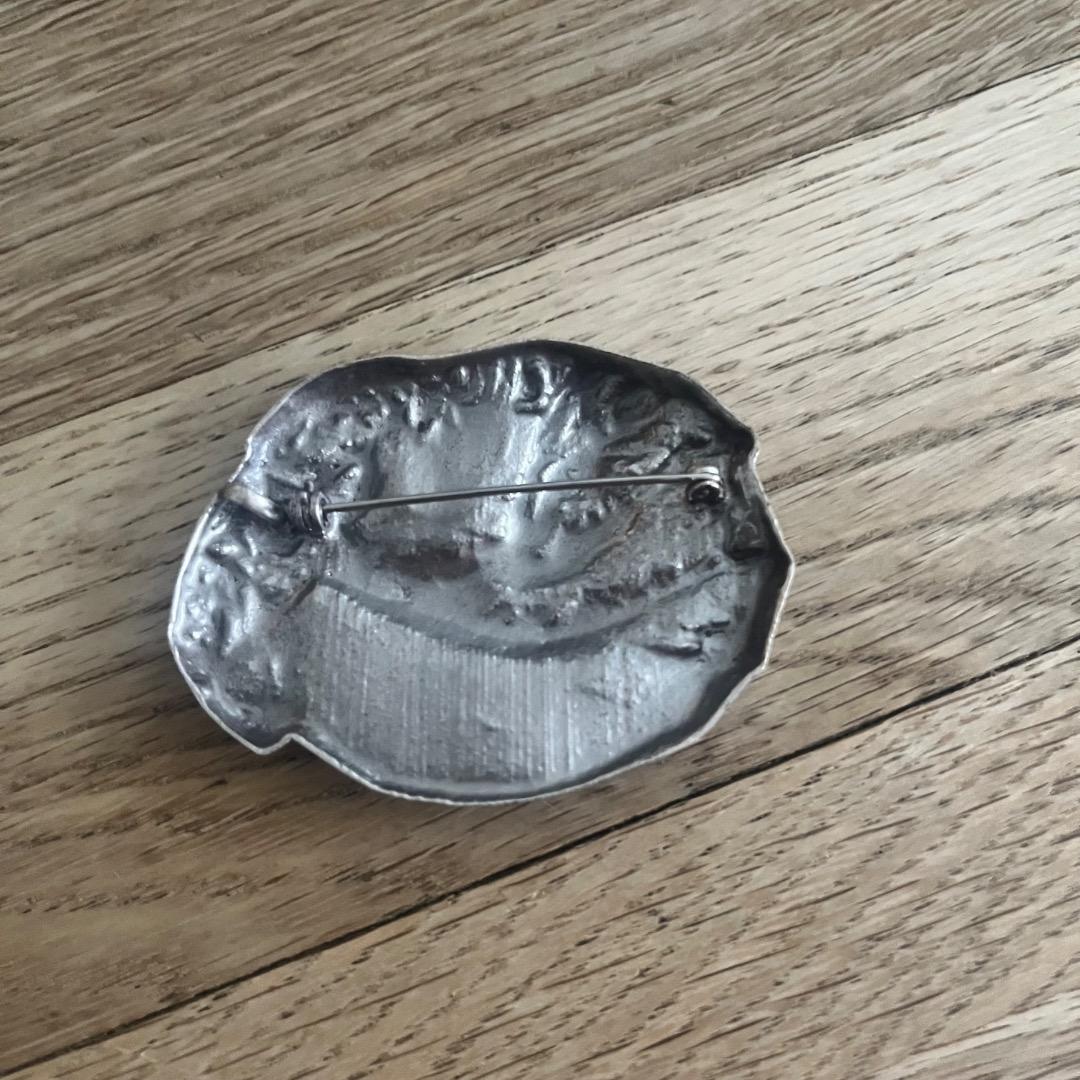 古美術☆佐藤忠良 空よ ブローチ ペンダントトップ ケース付き - メルカリ