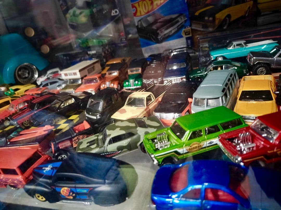 オーダーメイド受付♪ 思い出の愛車をミニカーで完全再現！ レジン