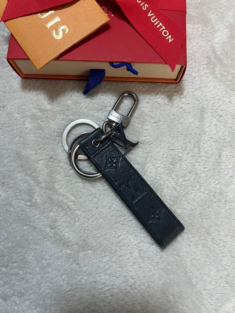 LOUIS VUITTON ブラックレザーキーリングの通販はau PAY マーケット