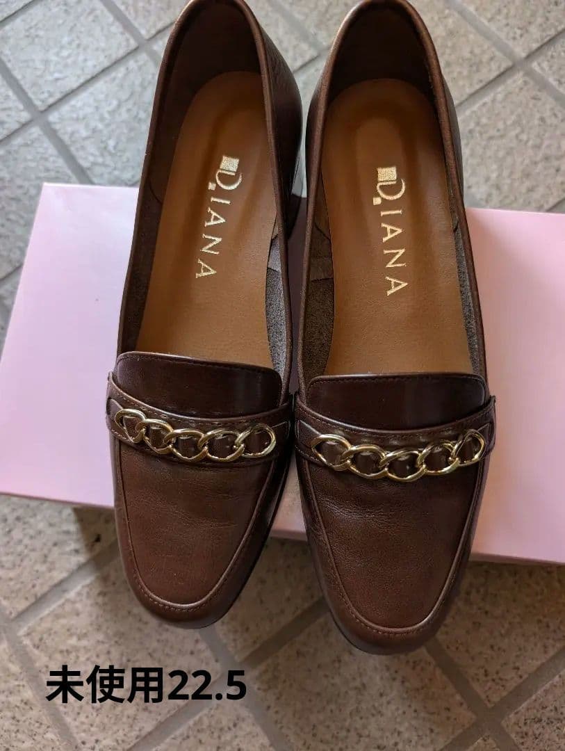 DIANA（ダイアナ） ヒールアップローファー （ダークブラウンカーフ