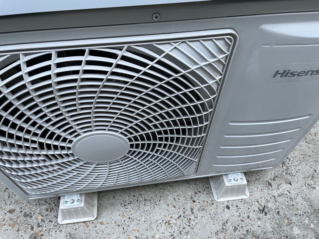 半年使用の美品 ハイセンス 14畳用エアコン HA-S40G2E4