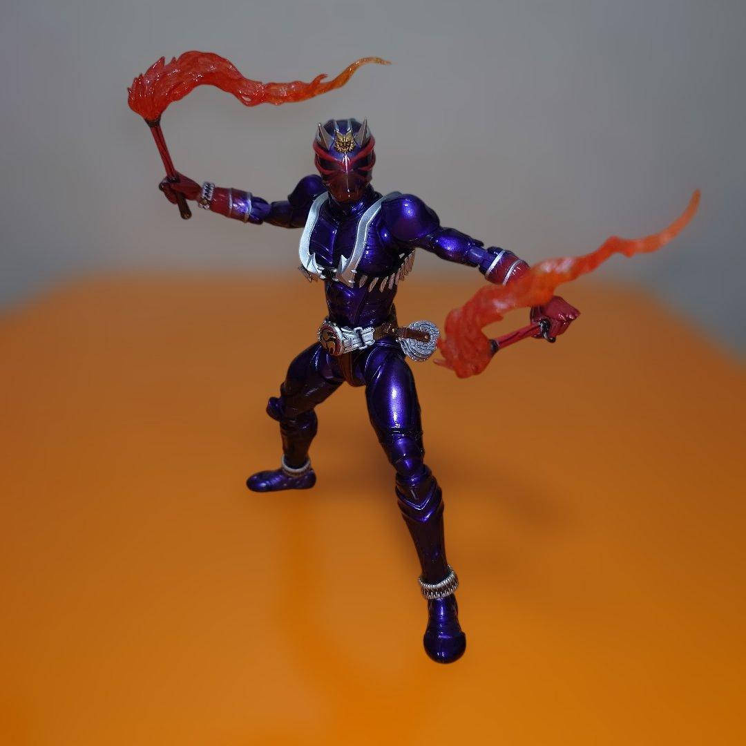 真骨彫S.H.Figuarts 仮面ライダー響鬼 ジャンク品 鍛え抜かれた最強の響鬼、参戦！「S.H.Figuarts（真骨彫製法）仮面