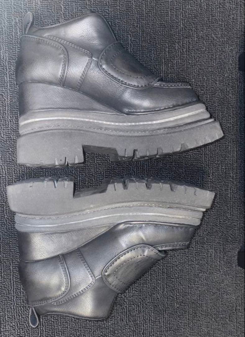 こ*様 YELLO ブラック 厚底スニーカー　23.5cm Mサイズ