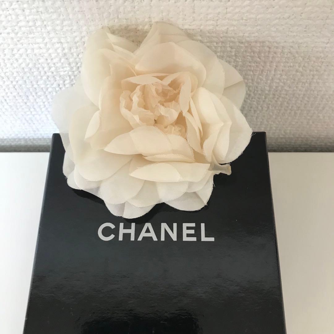 CHANEL カメリア ブローチ コサージュ 箱付の通販はau PAY マーケット